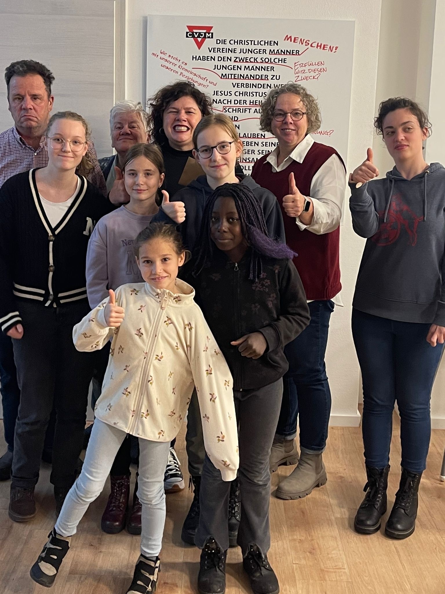 2025_12_09_Spende_CVJM_Maedchenjungschar_Oberwiehl 2025_12_09_Spende_CVJM_Maedchenjungschar_Oberwiehl